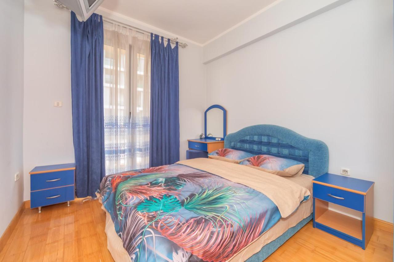 White Bear Budva Bagian luar foto