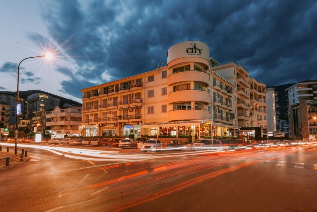 White Bear Budva Bagian luar foto