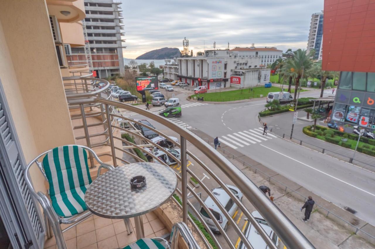 White Bear Budva Bagian luar foto